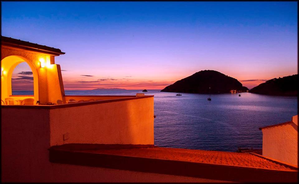 Hotel Scoglio Bianco Portoferraio Exterior photo